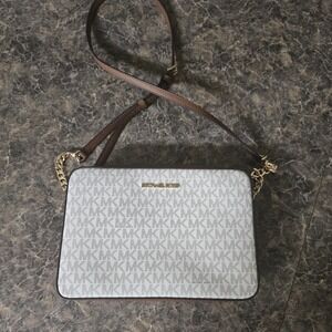 NWT michael kors jet set crossbody bag vanilla
